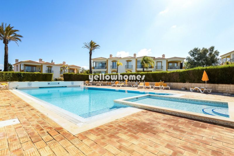 Apartamento T2 num condomínio de golf perto de Lagoa / Carvoeiro 